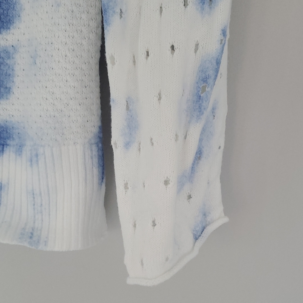 Blue and White Tie-Dye Sweater - Picture 4 of 5